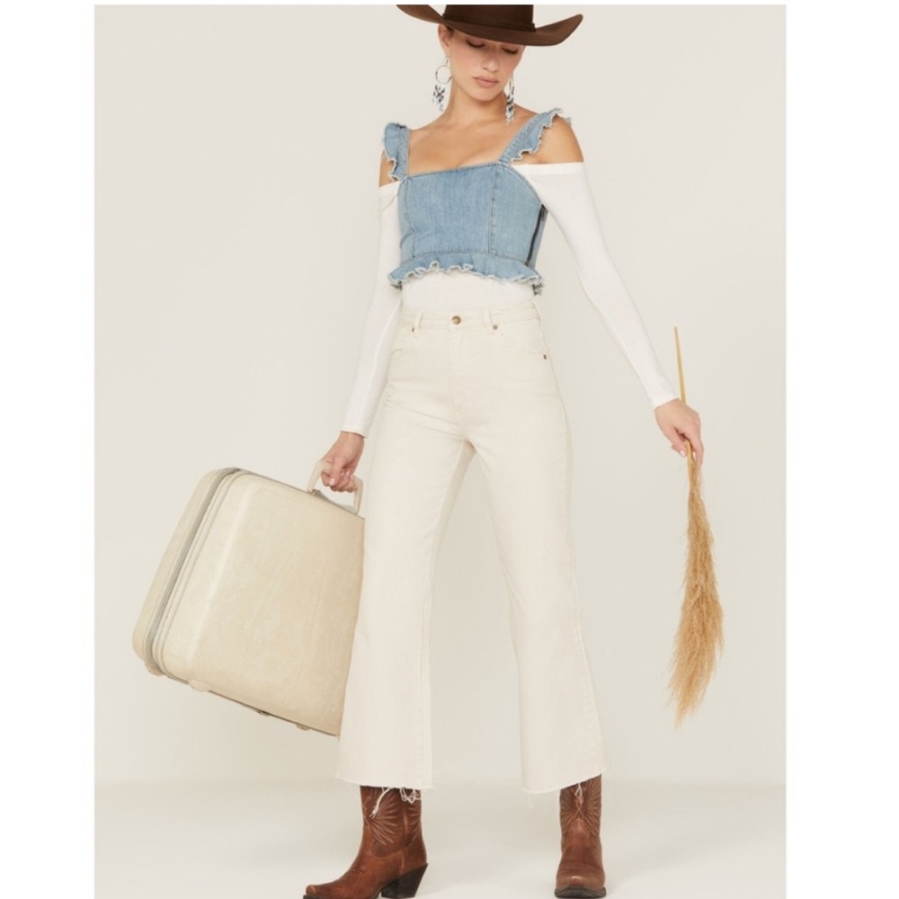 Rolla’s Jeans Eastcoast Cropped Flare White Coastal Cowgirl Raw Hem Size 29